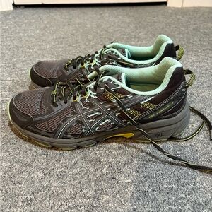 Gently worn ASICS Women's Gel Venture 6 Black with Green Accents size 10